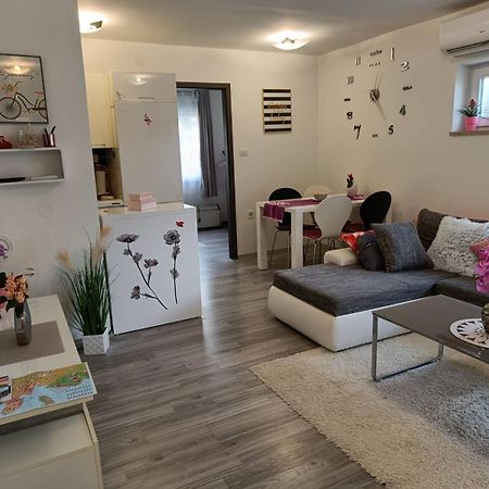 Apartments Mary & Free Parking Rovinj Ruang foto