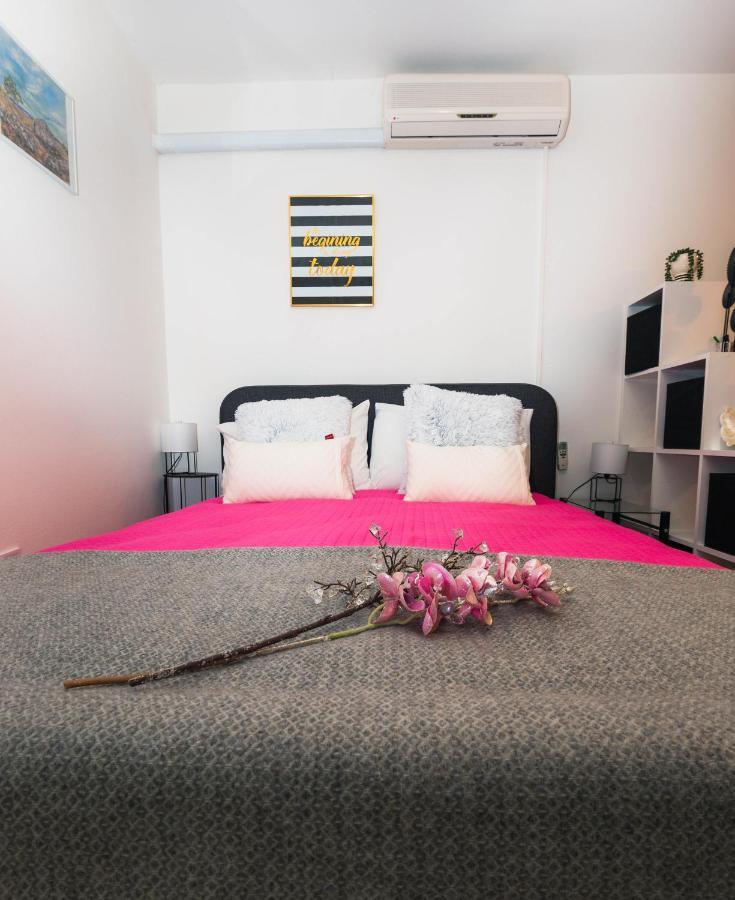 Apartments Mary & Free Parking Rovinj Bagian luar foto